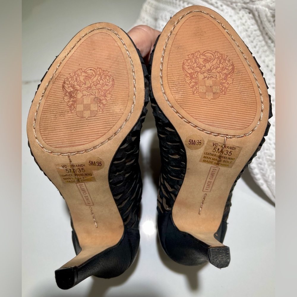 🥳🥳 VINCE CAMUTO Leather Krandi black ankle shoes, 4” Heel, Size 5 - Picture 2 of 6